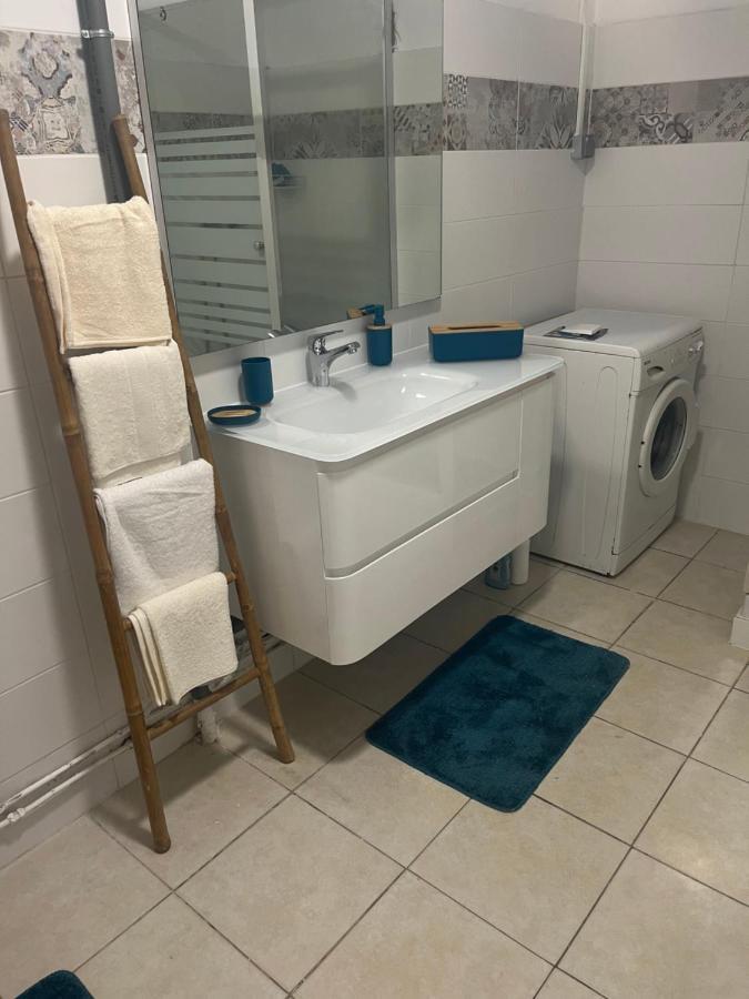 Valimea Apartment La Trinite Bagian luar foto